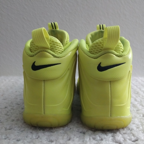Nike Air Foamposite 'Volt' size 5y - Picture 8 of 11